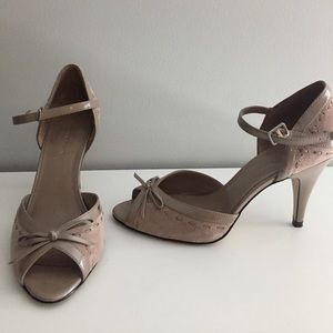 Anne Klein peep toe pump